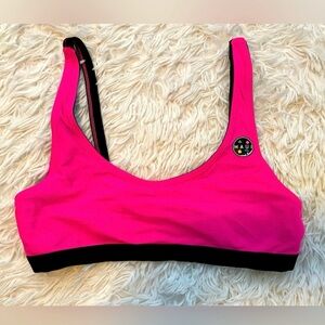 Reversible Black And Pink Sporty Bikini Top. Size S